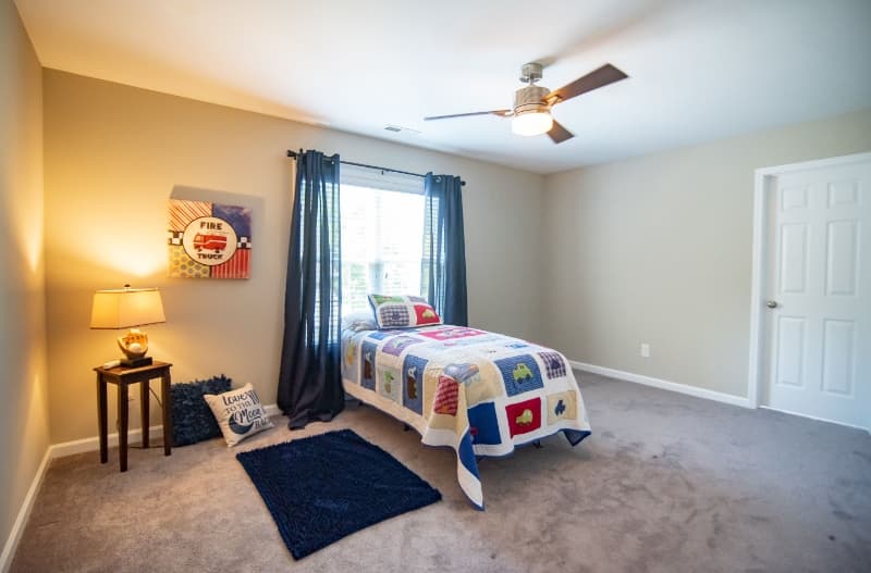 Raleigh House: 8000 Willowglen Dr
