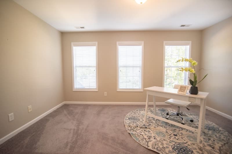Raleigh House: 8000 Willowglen Dr