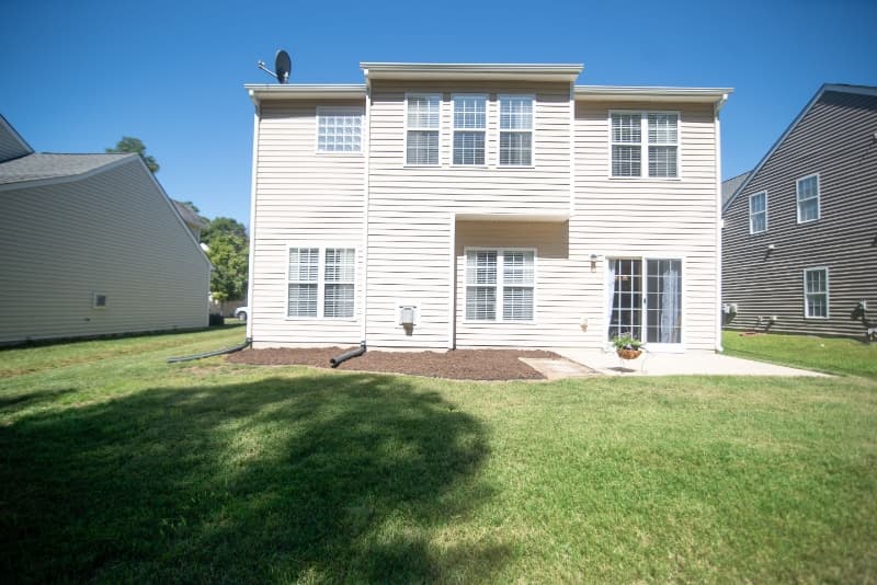 Raleigh House: 8000 Willowglen Dr