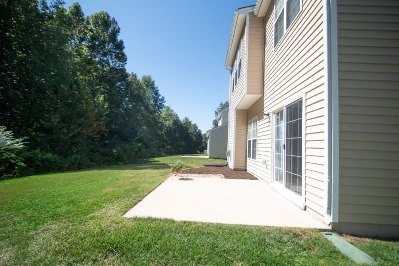 Raleigh House: 8000 Willowglen Dr
