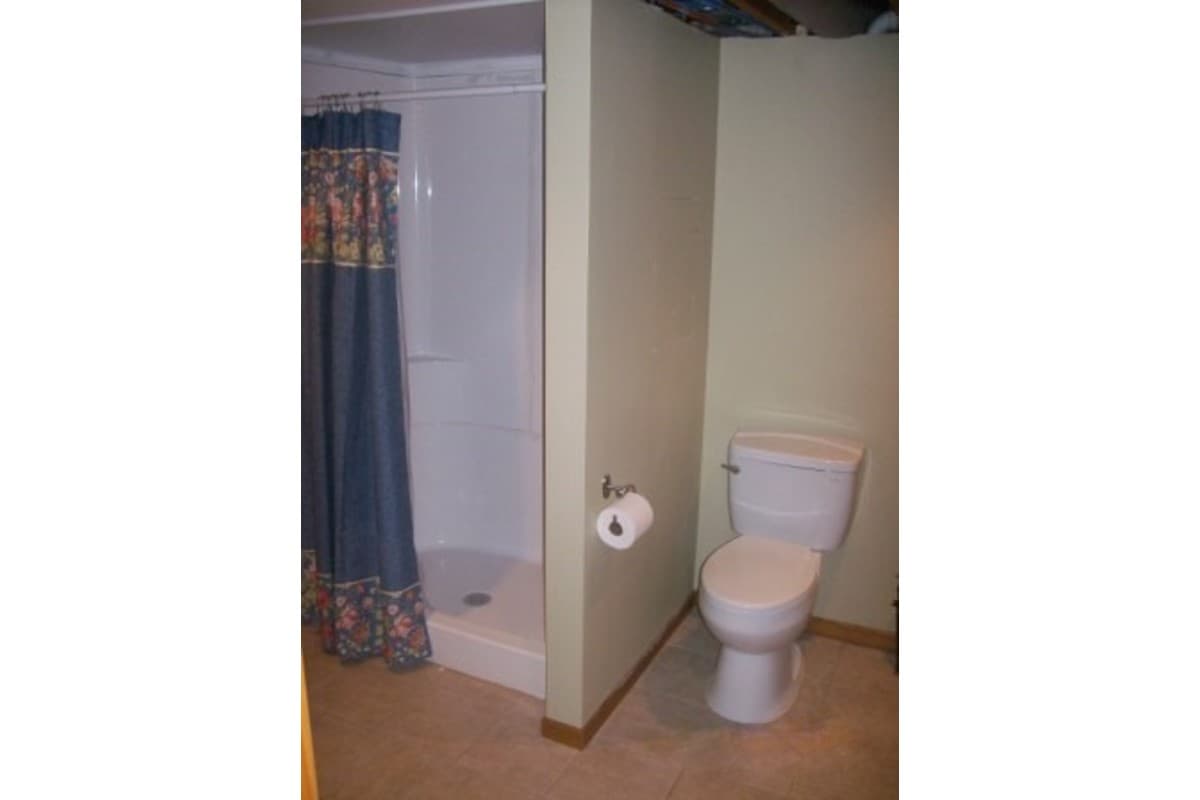 Blaine House: 10522 Madison St NE