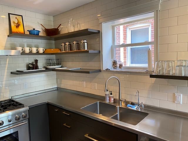 clayton Condo: 6324 Northwood Ave