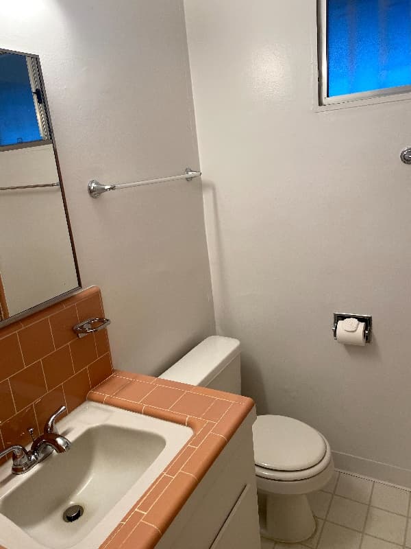Los Angeles Apartment: 4335 Don Tomaso Dr