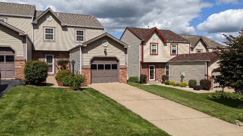 Pittsburgh Townhome: 144 Villa Drive