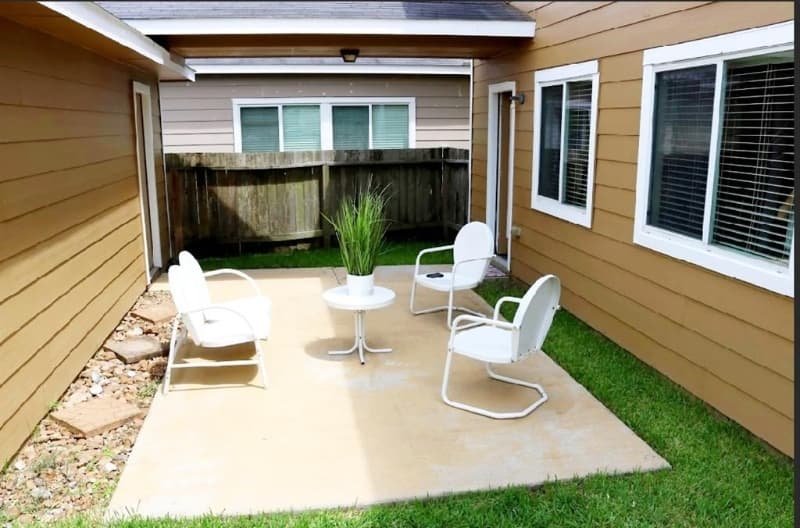Katy House: 20706 Settlers Lake Cir N