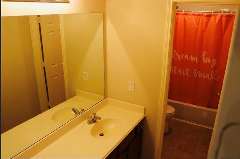 Katy House: 20706 Settlers Lake Cir N