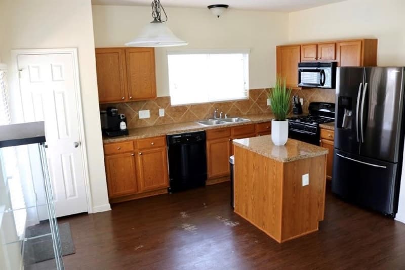 Katy House: 20706 Settlers Lake Cir N