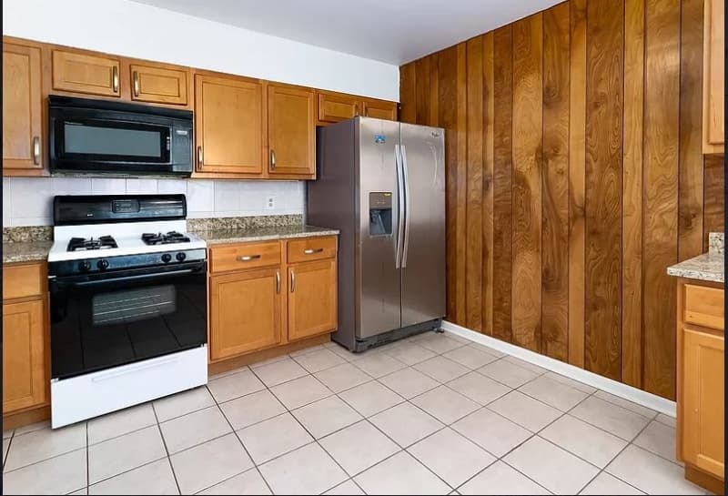 Mount Prospect Townhome: 615 Maple Ct