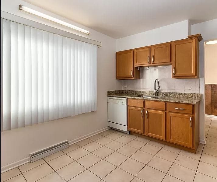 Mount Prospect Townhome: 615 Maple Ct