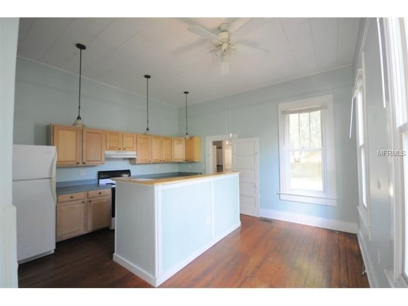 Eustis Multiplex: E Lemon Ave