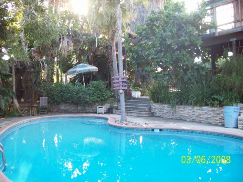 Vista Multiplex: 978 Phillips Streeet