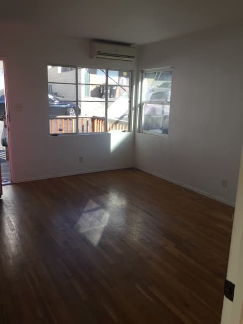 Los Angeles House: 2611 1/4