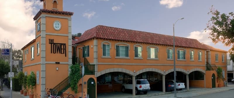 Los Angeles Apartment: 1102 W 29th St