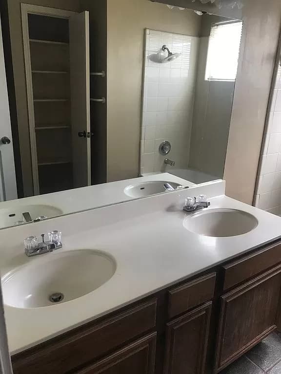 Killeen House: 2702 Starling Dr