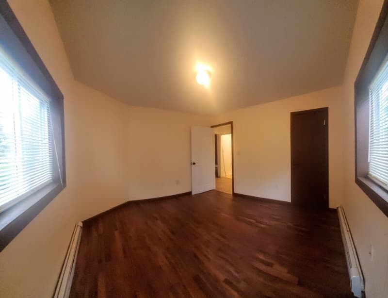 Milford Apartment: 37 County Road