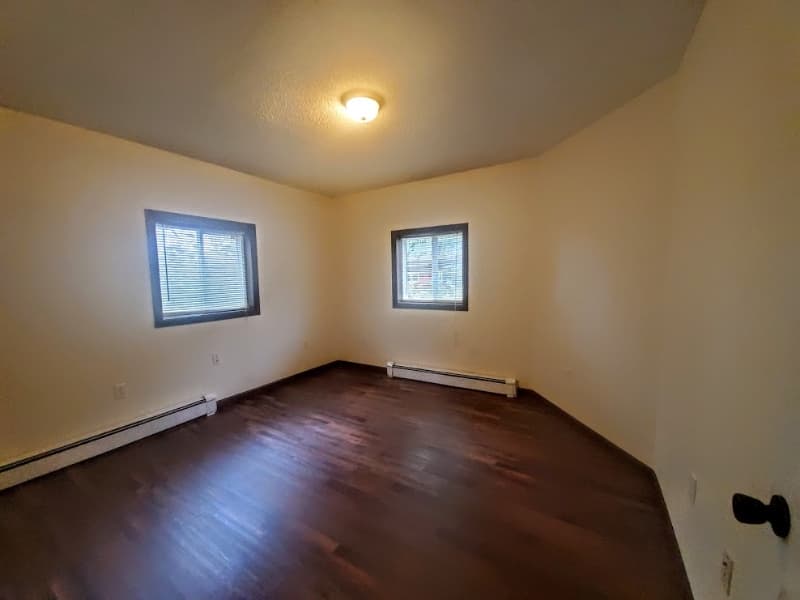 Milford Apartment: 37 County Road