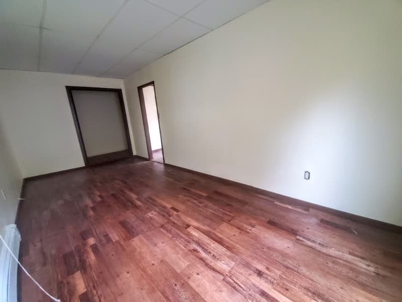 Milford Apartment: 37 County Road