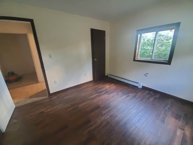 Milford Apartment: 37 County Road