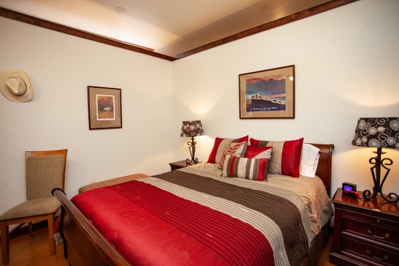 Livingston Condo: 119 S Main St