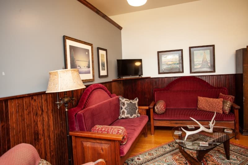 Livingston Condo: 119 S Main St