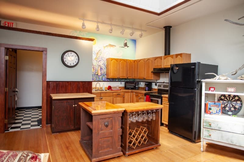 Livingston Condo: 119 S Main St