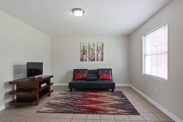 New Orleans Apartment: 3300 Garden Oaks Dr