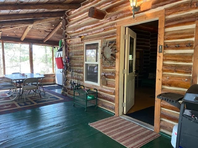 Gordon House: 15614 S Bass Lake Rd