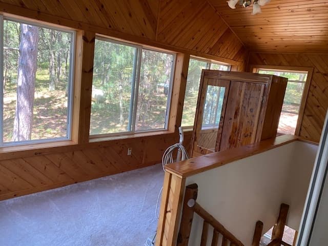 Gordon House: 15614 S Bass Lake Rd