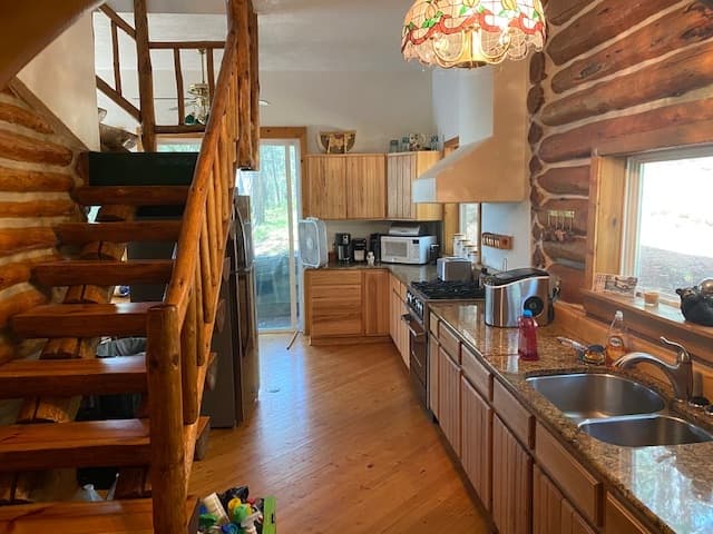 Gordon House: 15614 S Bass Lake Rd
