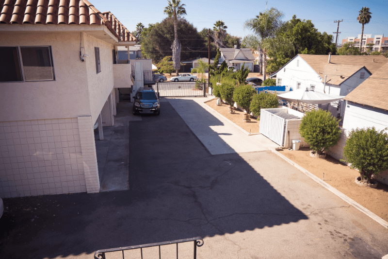 El Cajon Apartment: 335 Claydelle Ave