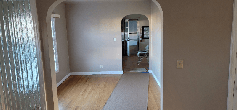 North Brunswick House: 1392 How LN