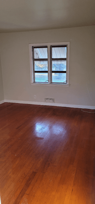 North Brunswick House: 1392 How LN