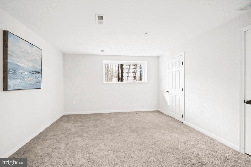 Elkton Townhome: 100 Mike Court
