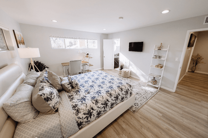 North Hollywood Townhome: 11153 Morrison St