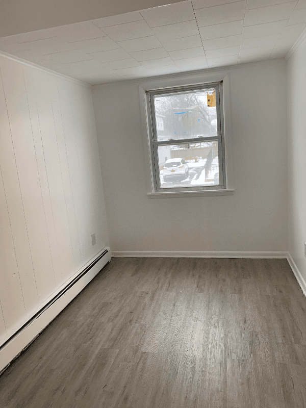 Albany House: 30 Austain Ave
