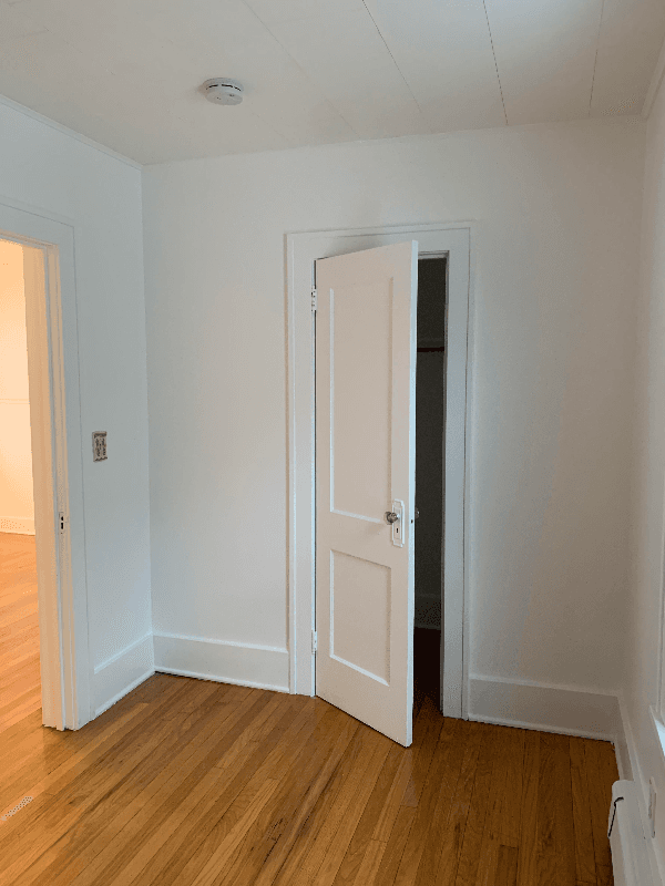 Albany House: 30 Austain Ave