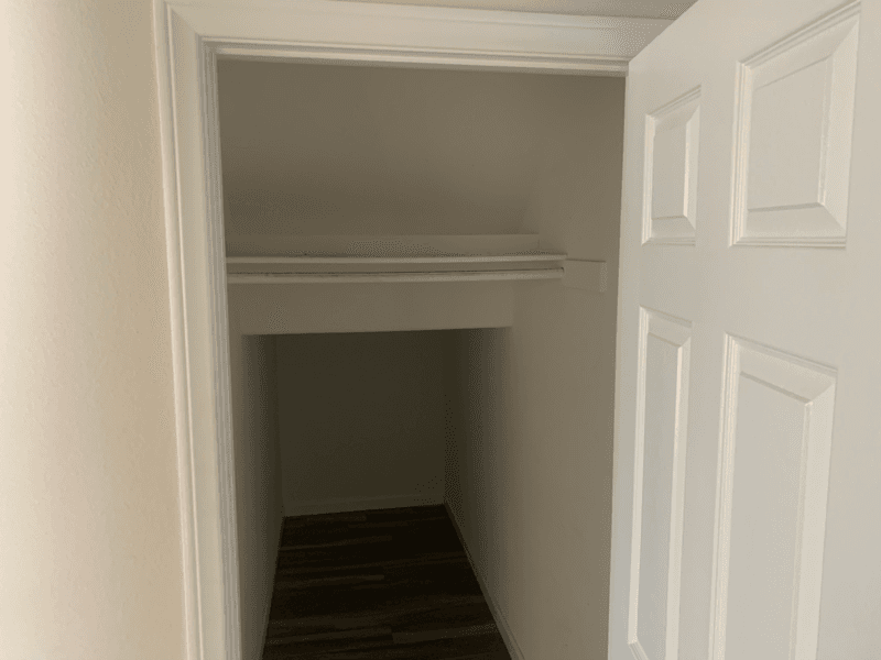 Victorville House: 13558 Deluvina Ct
