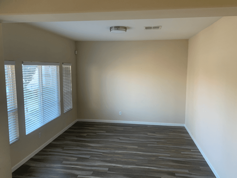 Victorville House: 13558 Deluvina Ct