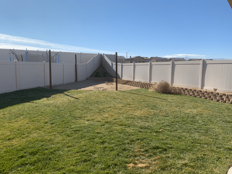 Victorville House: 13558 Deluvina Ct