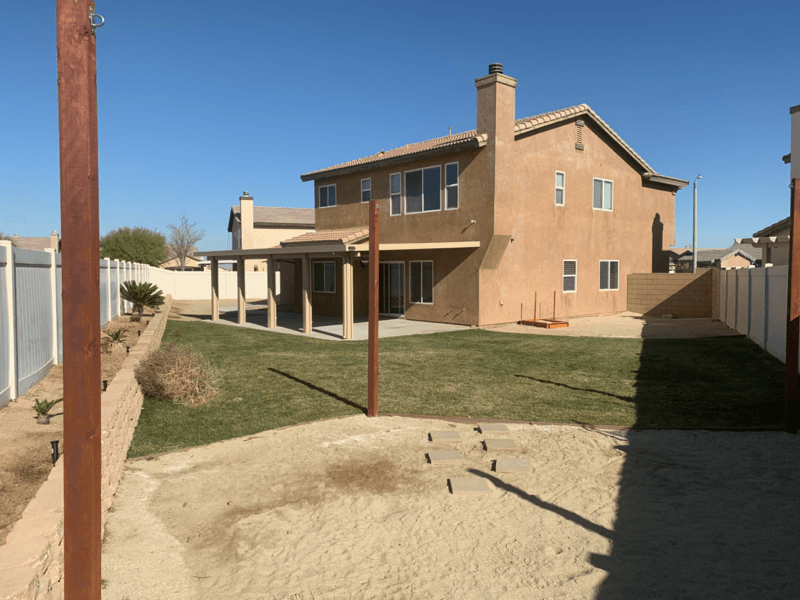 Victorville House: 13558 Deluvina Ct