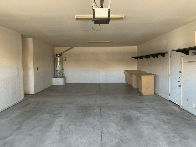 Victorville House: 13558 Deluvina Ct