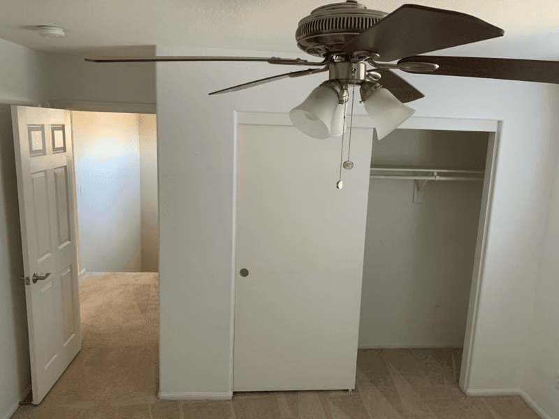 Victorville House: 13558 Deluvina Ct