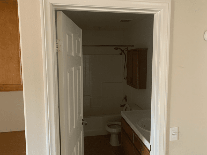 Victorville House: 13558 Deluvina Ct