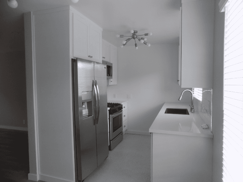 Los Angeles Apartment: 646 S Barrington