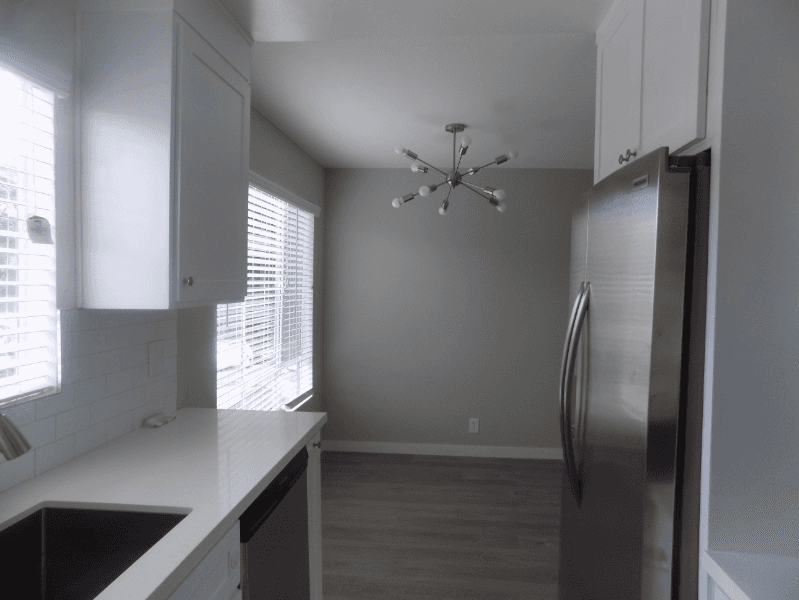 Los Angeles Apartment: 646 S Barrington
