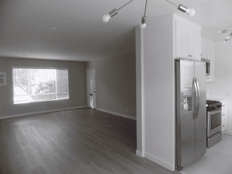 Los Angeles Apartment: 646 S Barrington