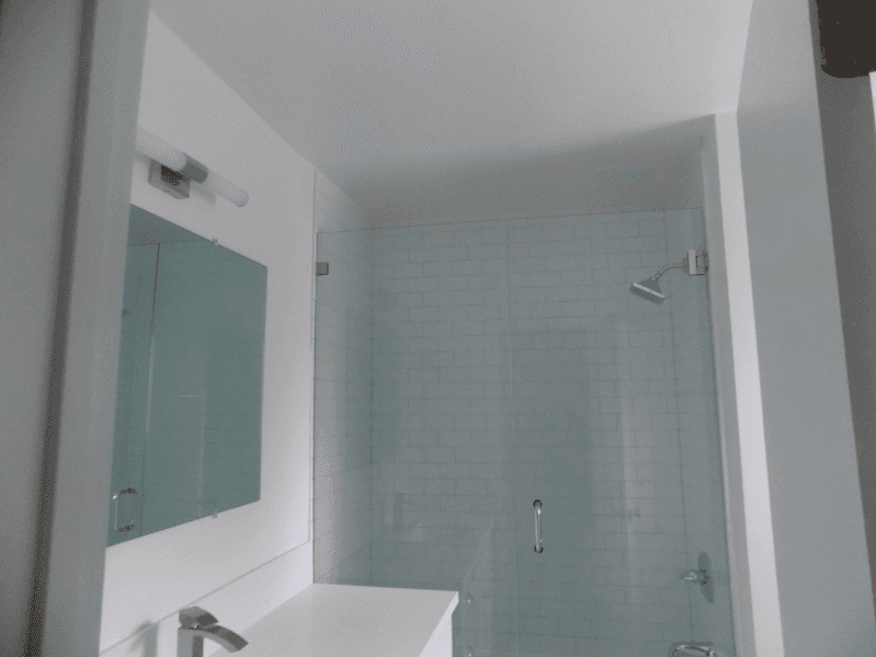 Los Angeles Apartment: 646 S Barrington