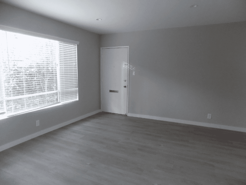 Los Angeles Apartment: 646 S Barrington