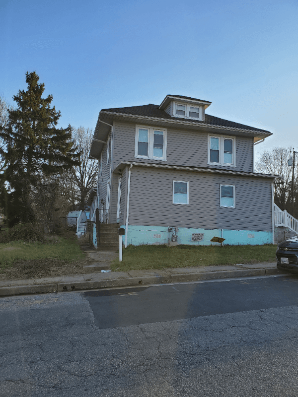 Halethorpe House: 3247 Magnolia Ave