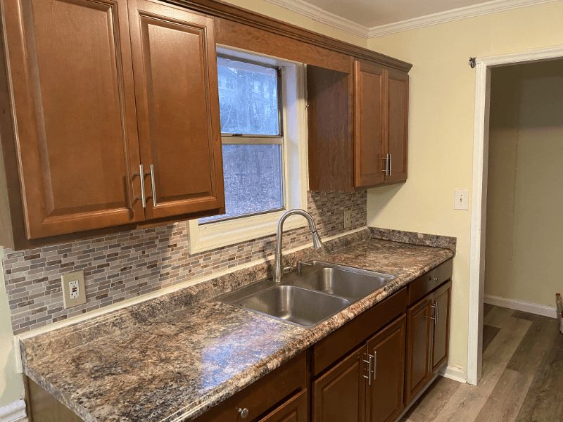 Raleigh House: 4216 Dunn Dr